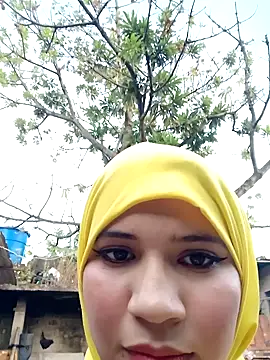 Snapshot of hanaa_18 chatting on February 9, 10:43 pm hanaa 18 online show from February 9, 10:43 pm