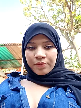 Snapshot of hanaa_18 chatting on February 13, 7:42 pm hanaa 18 online show from February 13, 7:42 pm