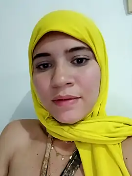 Snapshot of hanaa_18 chatting on February 23, 1:13 am hanaa 18 online show from February 23, 1:13 am