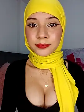 Snapshot of hanaa_18 chatting on March 17, 10:06 pm hanaa 18 online show from March 17, 10:06 pm