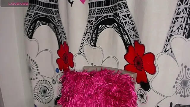 Snapshot of hanaa_18 chatting on October 22, 7:13 pm hanaa 18 online show from October 22, 7:13 pm