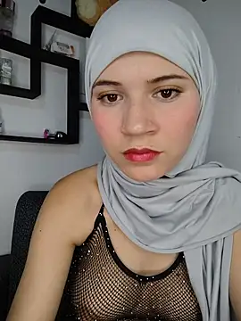 Snapshot of hanaa_18 chatting on November 26, 4:24 am hanaa 18 online show from November 26, 4:24 am