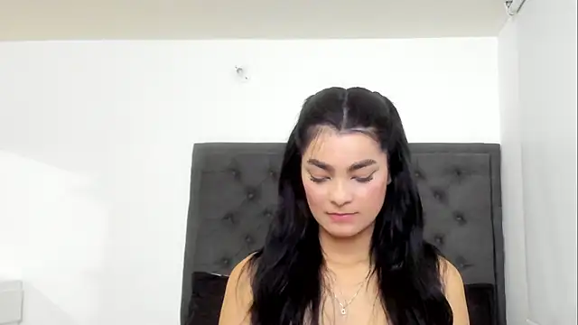 Snapshot of sara_evans02 chatting on December 10, 5:28 am sara evans02 online show from December 10, 5:28 am