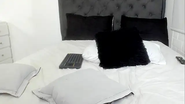Snapshot of sara_evans02 chatting on January 20, 6:31 am sara evans02 online show from January 20, 6:31 am