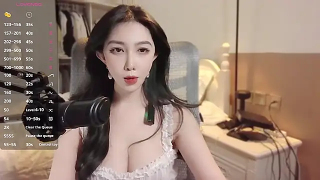 Snapshot of vyizh- chatting on December 22, 1:33 pm vyizh- online show from December 22, 1:33 pm