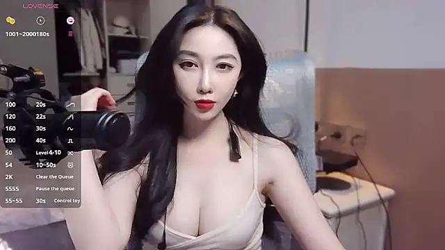 Snapshot of vyizh- chatting on December 27, 2:12 pm vyizh- online show from December 27, 2:12 pm