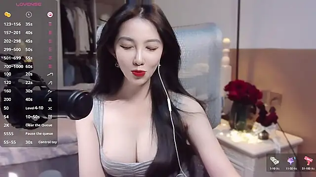 Snapshot of vyizh- chatting on January 6, 1:41 pm vyizh- online show from January 6, 1:41 pm