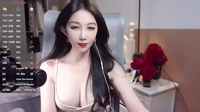 Snapshot of vyizh- chatting on January 11, 6:14 am vyizh- online show from January 11, 6:14 am