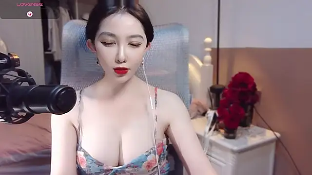 Snapshot of vyizh- chatting on January 12, 1:48 pm vyizh- online show from January 12, 1:48 pm