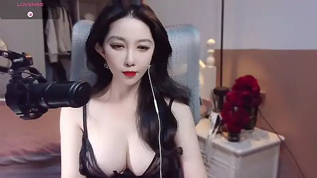 Snapshot of vyizh- chatting on January 13, 6:06 am vyizh- online show from January 13, 6:06 am