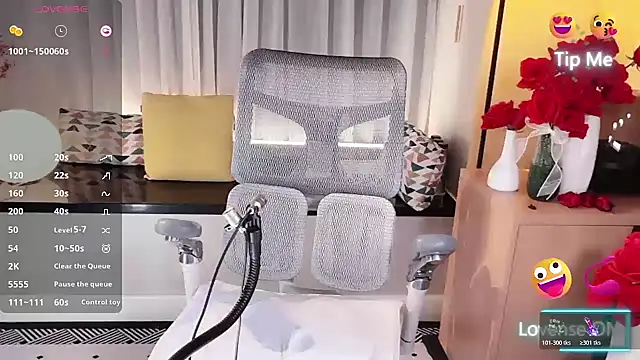 Snapshot of vyizh- chatting on December 14, 2:11 pm vyizh- online show from December 14, 2:11 pm