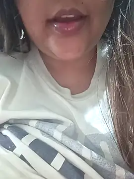 Snapshot of _Redwine_ chatting on February 9, 7:30 pm  Redwine  online show from February 9, 7:30 pm