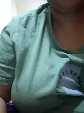 Snapshot of _Redwine_ chatting on February 10, 4:58 pm  Redwine  online show from February 10, 4:58 pm