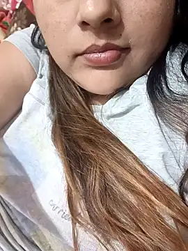 Snapshot of _Redwine_ chatting on February 12, 11:51 pm  Redwine  online show from February 12, 11:51 pm