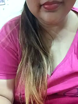 Snapshot of _Redwine_ chatting on February 14, 9:43 pm  Redwine  online show from February 14, 9:43 pm