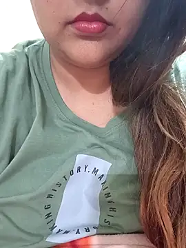 Snapshot of _Redwine_ chatting on February 15, 4:23 pm  Redwine  online show from February 15, 4:23 pm