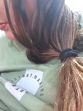 Snapshot of _Redwine_ chatting on February 15, 8:43 pm  Redwine  online show from February 15, 8:43 pm