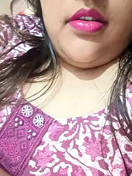 Snapshot of _Redwine_ chatting on February 20, 10:37 pm  Redwine  online show from February 20, 10:37 pm