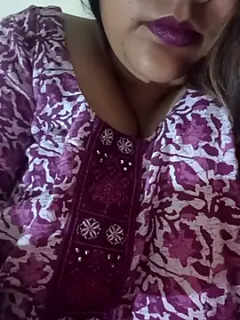 Snapshot of _Redwine_ chatting on February 23, 7:07 pm  Redwine  online show from February 23, 7:07 pm