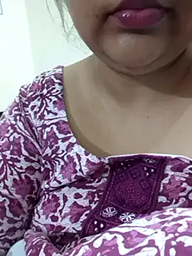 Snapshot of _Redwine_ chatting on February 25, 8:41 pm  Redwine  online show from February 25, 8:41 pm