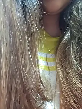 Snapshot of _Redwine_ chatting on March 3, 12:27 pm  Redwine  online show from March 3, 12:27 pm