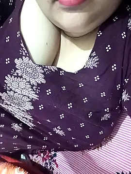 Snapshot of _Redwine_ chatting on March 9, 2:43 pm  Redwine  online show from March 9, 2:43 pm