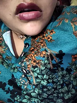 Snapshot of _Redwine_ chatting on March 11, 5:46 pm  Redwine  online show from March 11, 5:46 pm