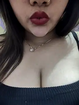 Snapshot of _Redwine_ chatting on March 18, 3:42 am  Redwine  online show from March 18, 3:42 am