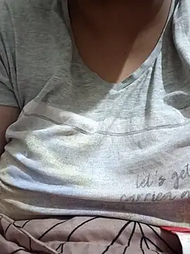 Snapshot of _Redwine_ chatting on March 18, 5:53 pm  Redwine  online show from March 18, 5:53 pm