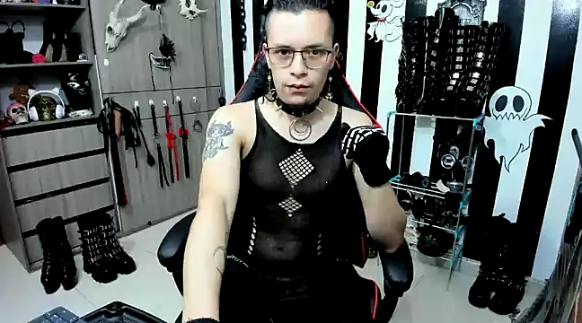 daven56 online show from December 19, 1:29 pm