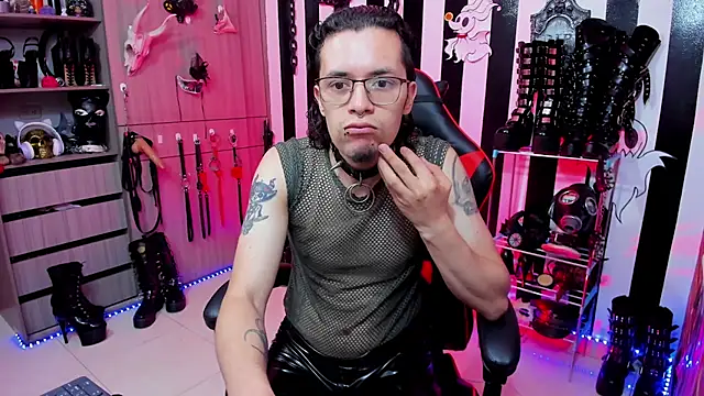 daven56 online show from February 18, 1:33 pm