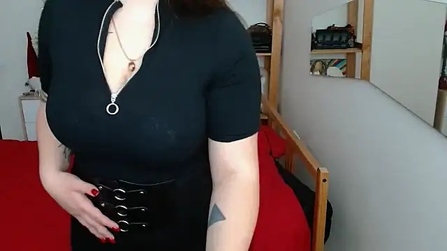 Snapshot of leila_beayte_ chatting on February 5, 9:46 am leila beayte online show from February 5, 9:46 am