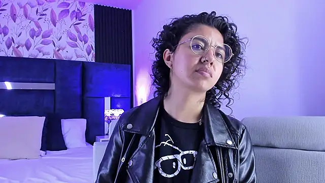 Amareto  online show from February 4, 1:48 pm