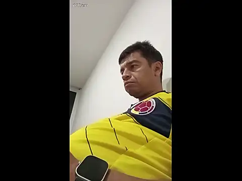 Snapshot of perxxxeo_ chatting on October 6, 12:19 am perxxxeo  online show from October 6, 12:19 am