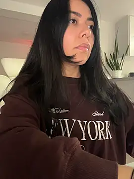 PetitLumiere online show from April 18, 2:37 am