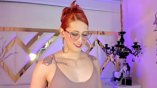 Juliana Saenzz online show from February 25, 12:55 pm