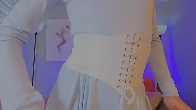 Juliana Saenzz online show from February 9, 10:25 pm