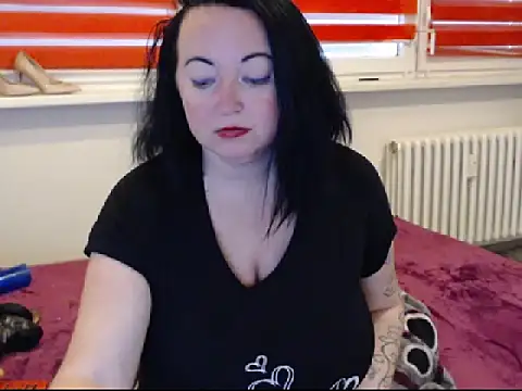 Snapshot of Alexie33 chatting on February 11, 2:02 pm Alexie33 online show from February 11, 2:02 pm