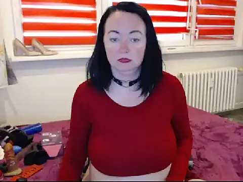 Snapshot of Alexie33 chatting on February 13, 10:02 am Alexie33 online show from February 13, 10:02 am