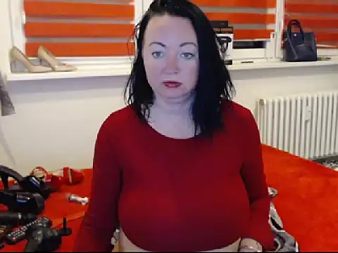 Snapshot of Alexie33 chatting on February 25, 5:58 pm Alexie33 online show from February 25, 5:58 pm