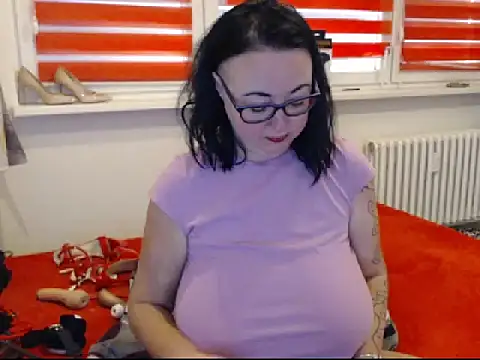 Snapshot of Alexie33 chatting on March 6, 3:35 pm Alexie33 online show from March 6, 3:35 pm