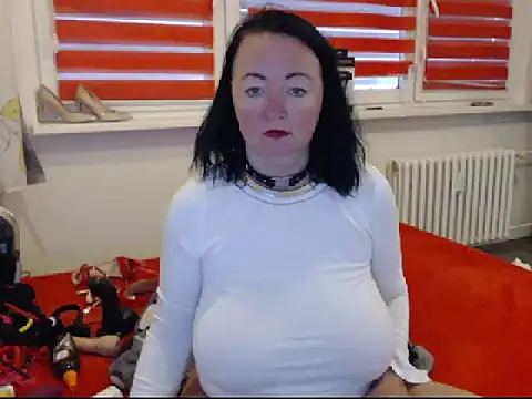 Snapshot of Alexie33 chatting on March 9, 11:47 am Alexie33 online show from March 9, 11:47 am