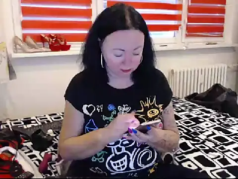 Snapshot of Alexie33 chatting on March 20, 12:00 pm Alexie33 online show from March 20, 12:00 pm