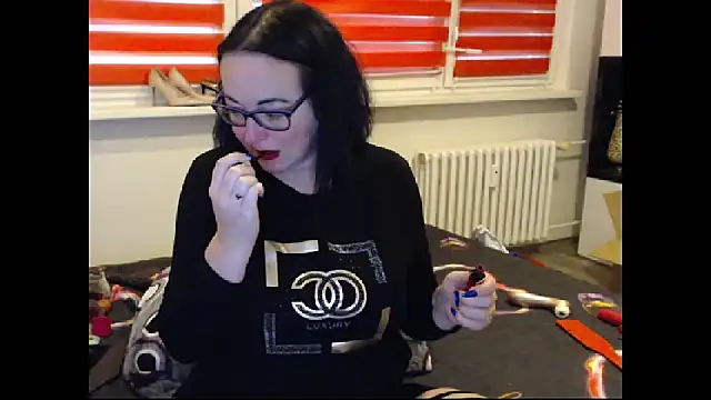 Snapshot of Alexie33 chatting on November 14, 10:58 am Alexie33 online show from November 14, 10:58 am