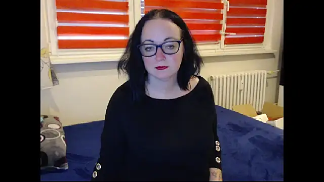 Snapshot of Alexie33 chatting on November 23, 12:27 pm Alexie33 online show from November 23, 12:27 pm