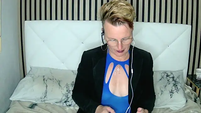 Snapshot of xxNoeliaxx chatting on December 31, 11:31 am xxNoeliaxx online show from December 31, 11:31 am