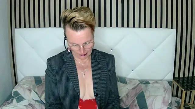 Snapshot of xxNoeliaxx chatting on February 4, 11:16 am xxNoeliaxx online show from February 4, 11:16 am