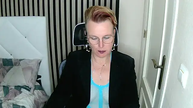 Snapshot of xxNoeliaxx chatting on March 4, 7:51 am xxNoeliaxx online show from March 4, 7:51 am