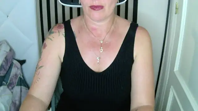 Snapshot of xxNoeliaxx chatting on October 27, 2:54 pm xxNoeliaxx online show from October 27, 2:54 pm