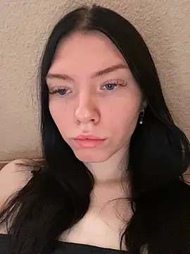 Snapshot of Lisaaa_Alisa chatting on February 6, 3:06 am Lisaaa Alisa online show from February 6, 3:06 am